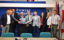 5. Symboliczna wymiana podpisanej umowy