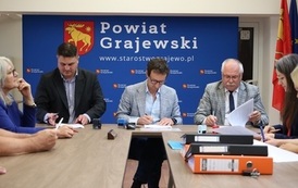 4. Przedstawiciele wykonawcy i Starosta Grajewski