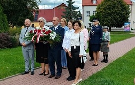 9. Delegacje z kwiatami