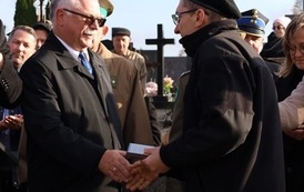 16. Podziekowania Prezesowi Towarzystwa Przyjaci&oacute;ł 9 PSK