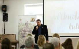 3. Dyrektor B-CK w Szczuczynie Janusz Siemion