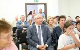 2. Starosta Grajewski i dyrektor Zespołu Szk&oacute;ł w Niećkowie