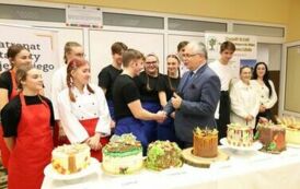 3. Starosta wita się z uczestnikami