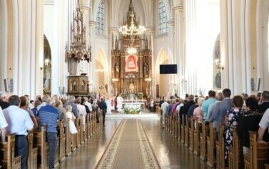 1. Uroczysta msza świeta w kościele pw. NMP w Rajgrodzie