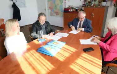 1. Podpisywanie umowy.