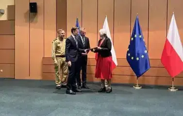 1. Wojewoda Podlaski przekazuje umowę