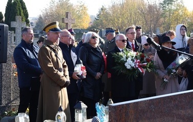 1. Przedstwiciele samorząd&oacute;w Powiatu i Gminy Szczuczyn