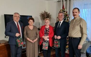 Przedstwaiciele Powiatu Grajewskiego i Państwo Zalewscy